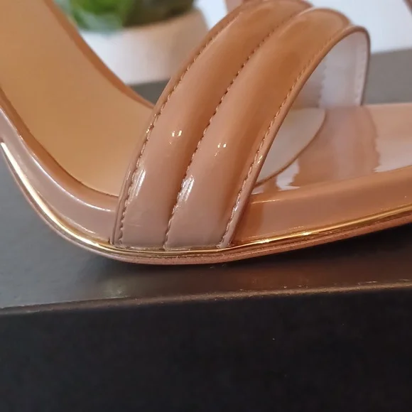 Kenneth Cole sz 8 Beige gold trim sole 4 inch open toe Ankle Strap Heel - Picture 8 of 10